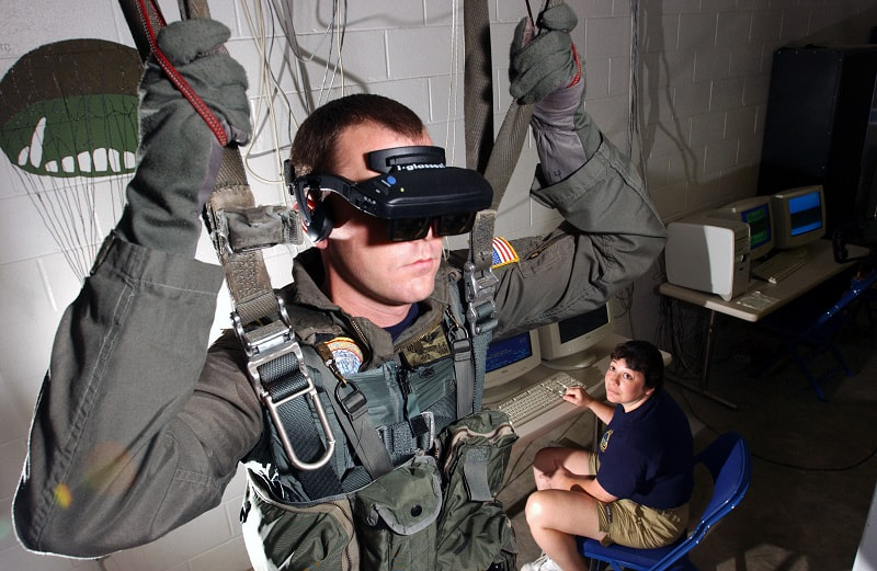 שליטה במצנח באמצעות VR מציאות מדומה